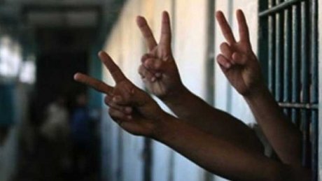 الدفعة الرابعة من المحتجزين : الكيان المحتل يحصل على قائمة من 11 إسم