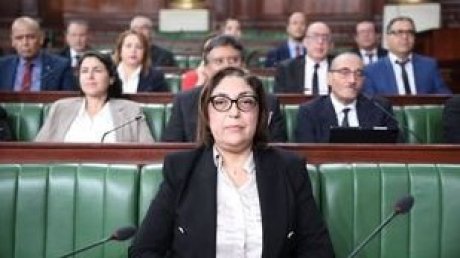 وزيرة التجارة ترد على النواب : نواصل ضخ كميات هامة من الفارينة ورخص المخابز تنظر فيها الولايات وسنحدد في المسح الجديد عددها واصنافها