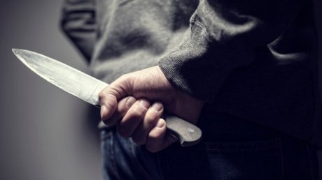 المهدية : إلقاء القبض على شاب بتهمة طعن مواطن على مستوى الرقبة والأذن