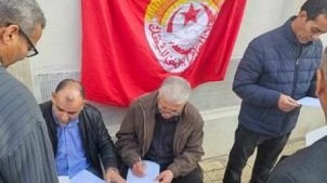 في سابقة هي الأولى في تاريخ ديوان التونسيين بالخارج : مدير عام الديوان يفرض عقد مؤتمر النقابة الأساسية على قارعة الطريق