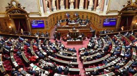 النواب الفرنسيون يرفضون مشروع قانون الهجرة المثير للجدل
