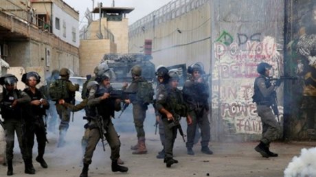 الضفة الغربية: استشهاد 4 فلسطينيين خلال مداهمة لجيش الاحتلال لمخيم الفارعة