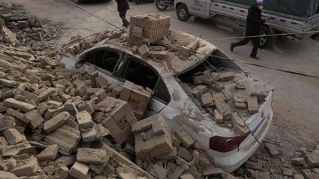 ارتفاع حصيلة ضحايا الزلزال في الصين إلى 144 قتيلا