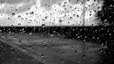 طقس الليلة مغيم جزئيا و أمطار متفرقة بهذه المناطق