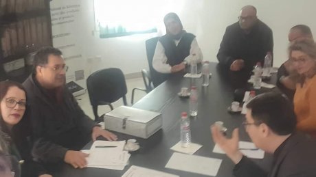 جلسة تفاوض في المختبر المركزي للتحاليل والتجارب
