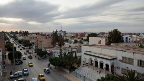 طقس اليوم الأحد : أمطار مصحوبة بعواصف رعدية في غزة و سحب قليلة مع إرتفاع طفيف في درجات الحرارة في تونس