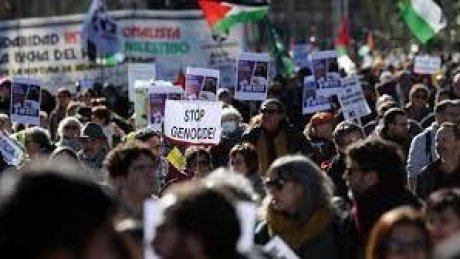 آلاف المتظاهرين في إسبانيا يطالبون بوقف الإبادة في فلسطين