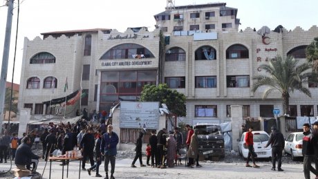 الهلال الأحمر الفلسطيني : الاحتلال اقتحم مستشفى الأمل للمرة الثالثة
