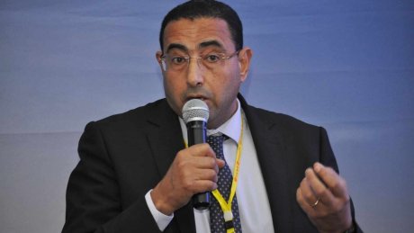 احمد الجزيري : القطاع البنكي والمالي مستهدف رغم دوره الوطني