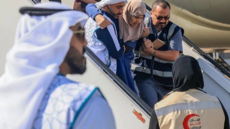 الإمارات تستقبل دفعة عاشرة من الأطفال الفلسطينيين الجرحى ومرضى السرطان