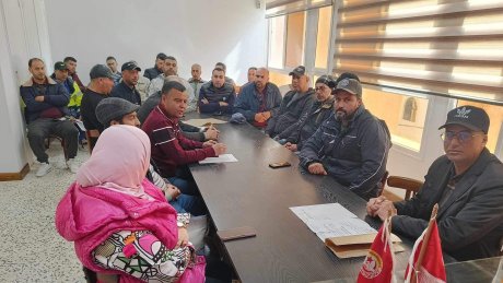 صفاقس: نقابيو الشركات العاملة بالميناء التجاري سيدي يوسف وديوان البحرية التجارية يطالبون بالسلامة المهنية ويتضامنون مع السويسي والقشوري