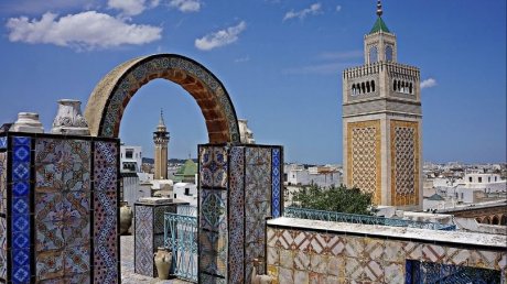 طقس اليوم الجمعة : انخفاض درجات الحرارة وفرصة ضعيفة لسقوط امطار خفيفة في غزة و طقس مغيم جزئيا في تونس
