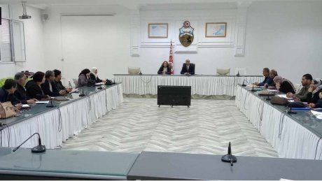 مشاريع البنية التحتية في مستشفى منزل بورقيبة ومتخلداته وديونه لدى كنام موضوع جلسة عمل في ولاية بنزرت