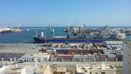 اضراب منتظر بسبب تواصل الاعتماد على المناولة في ديوان البحرية بصفاقس