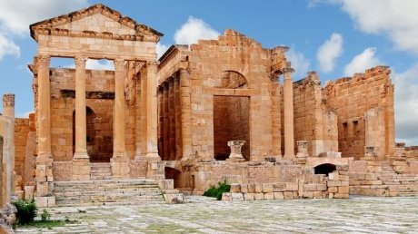 طقس اليوم الجمعة : انخفاض طفيف في درجات الحرارة في قطاع غزة و سحب عابرة بأغلب الجهات مع أمطار ضعيفة و محلية في تونس