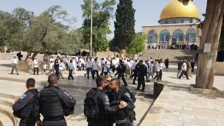 حماس تدعو إلى شد الرحال للأقصى وإصابة جنديين "إسرائيليين" بطولكرم