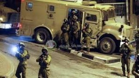قوات الاحتلال تقتحم بلدة عنبتا شرق طولكرم وتعتقل شابين