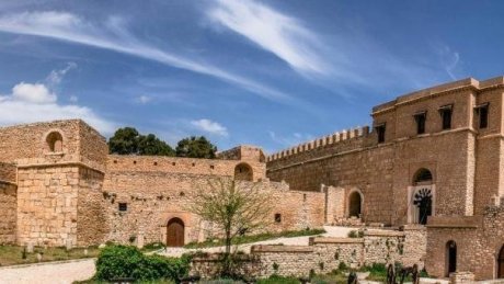 طقس اليوم الثلاثاء : غائم جزئيا فصاف في قطاع غزة و كثيف السحب مع بعض الأمطار المتفرقة مؤقتا رعدية في تونس