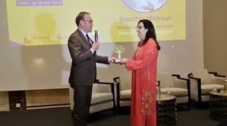 بأيادي و إجتهاد فلاحات الوسلاتية : الطبيبة بشرى مسرور تتحصل على جائزة "أوا" في احتفالية بالنساء رائدات الاعمال