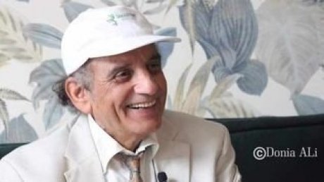 "استاء من مدير مهرجان قرطاج : الفنان شريف علوي يتغنى بالطبيعة ويغني في "المحفل