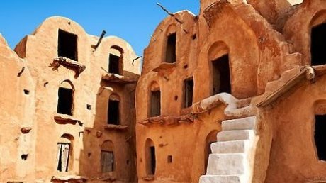 طقس اليوم الخميس : استمرار الأجواء الحارة في قطاع غزة و كقس صاف فقليل السحب في تونس