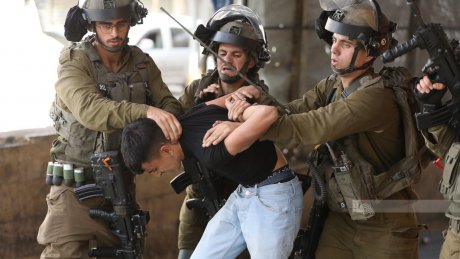 الاحتلال يعتقل 20 مواطنا فلسطينيا من الضفة الغربية ما يرفع حصيلة الاعتقالات منذ 7 أكتوبر إلى 9400