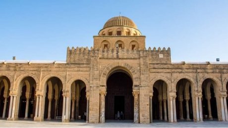 طقس اليوم الخميس : أجواء شديدة الحرارة في قطاع غزة و طقس صاف إلى قليل السحب في تونس