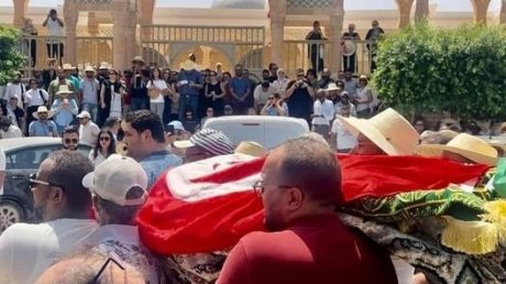 ياسر الجرادي يحشد العئات من رفاقه ومحبي اغنياته في موكب جنازته بمدينة قابس