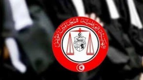 الهيئة الوطنية للمحامين تقرر حمل الشارة الحمراء لمدة أسبوع و تنظيم وقفات احتجاجية أمام قصر العدالة