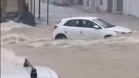 أمطار غزيرة والسيول تغمر شوارع المنستير