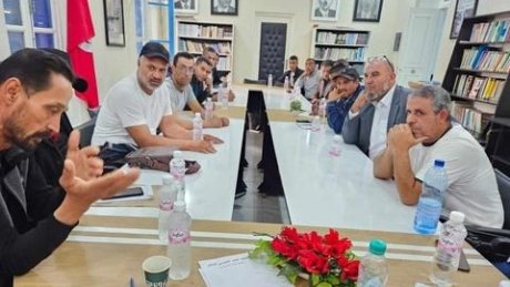 في إجتماع ساخن للنقابات الأساسية للنفايات بإشراف جامعة البلديين: لا مفر من تنظيم القطاع وحوكمته بشكل تشاركي