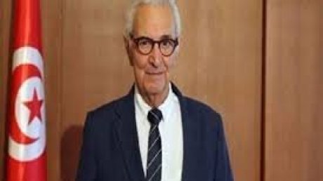عبدالرزاق شريط، خريج مدرسة الاتحاد المناضلة، أحد خبراء اول مكتب دراسات نقابية ومؤسس بنك الشعب