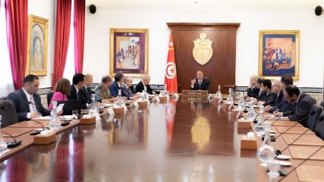 الاستراتيجية الوطنية للنهوض بالمؤسسات : تبسيط الاجراءات الإدارية والغاء التراخيص المسبقة على المحك