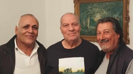 بعد تجاوز أوجاعه، وتوهّج معنوياته: نجم التعليق الرياضي الإذاعي، منجي النصري، يطمئن أحباءه وخلانه