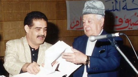 ٍتكريما لرضا عزيز: فنان ملتزم بقضايا مجتمعه وكاتب صحفي وروائي ومحلل رياضي، ومنتج إذاعي