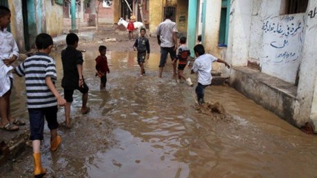 دخول الشتاء بتقلباته وكميات متفاوتة من الامطار ونزول درجات الحرارة في تونس وغزة