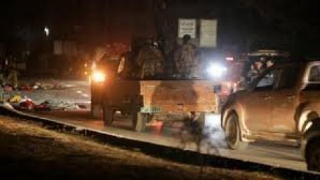 25 قتيلا على الأقل في غارات على شمال غرب سوريا وحلب خارج سيطرة دمشق للمرة الأولى منذ بدء النزاع