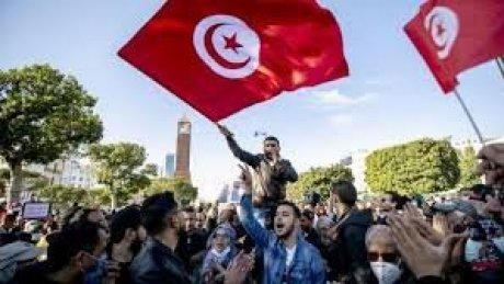 من سيدي بوزيد الى قبلي : تونس تحتفل اليوم بعيد الثورة وبرامج متنوعة