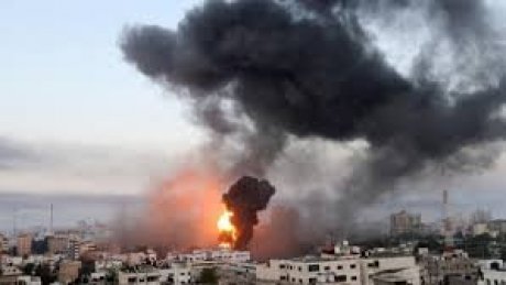 إستشهاد 12 فلسطينيا في غارات جوية في قطاع غزة
