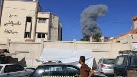 مجمع ناصر الطبي : توقف الخدمة الصحية باستثناء أقسام العناية والعمليات لنفاد الوقود