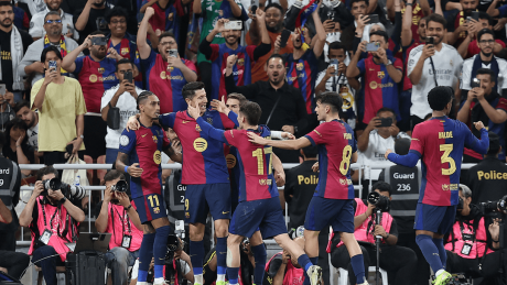 برشلونة يحرز كأس السوبر الإسباني بتغلبه على ريال مدريد في السعودية