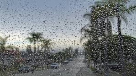 طقس اليوم السبت : أجواء باردة و أمطار غزيرة في قطاع غزة و تونس