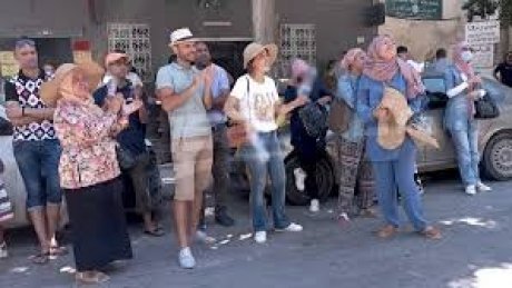 بين القصرين وسيدي بوزيد : اعوان من الآلية 20 يحتجون بمقر ادارتي الشؤون الاجتماعية