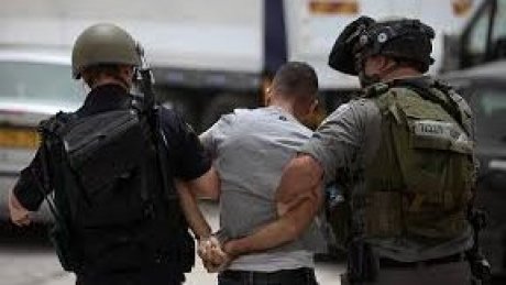 الاحتلال يعتقل 20 مواطنا فلسطينيا من بيت أمر شمال الخليل