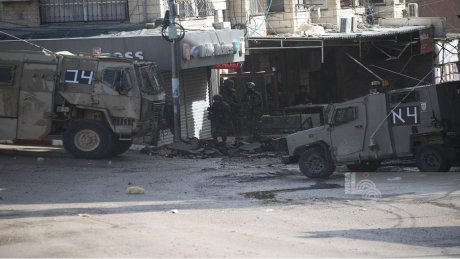 في اليوم الـ18 للعدوان على طولكرم ومخيماتها: اعتقالات ومداهمات وحصار وتدمير للبنية التحتية