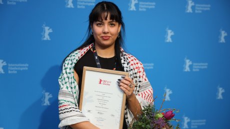 في مهرجان برلين السينمائي الدولي : لجنة التحكيم تنوه بفيلم " رؤوس محترقة" لمية عجمية