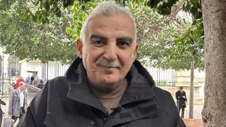 الإبقاء على الصحفي زياد الهاني في حالة سراح