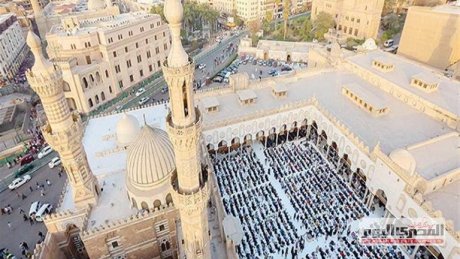 بناه الفاطميون وتولى امامته تونسي مدة سنتين: جامع الازهر بالقاهرة في سنته 1085