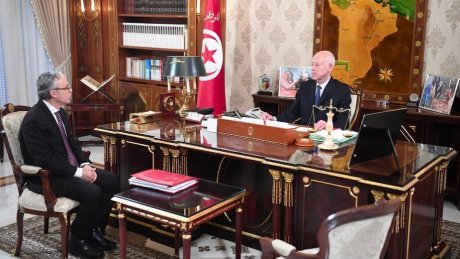 رئيس الجمهورية يؤكد ان « من يعمل على ضرب حقوق العمال يتحمّل المسؤولية كاملة »