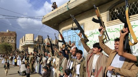 الحوثيون يهددون بالتصعيد: 30 قتيلا و100 جريح في الغارة الامريكية على اليمن، وترمب يتوعد ايران